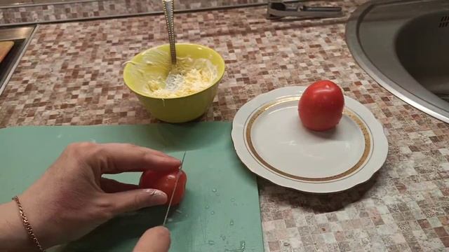 ЗАКУСКА ИЗ ПОМИДОР С СЫРОМ И ЧЕСНОКОМ