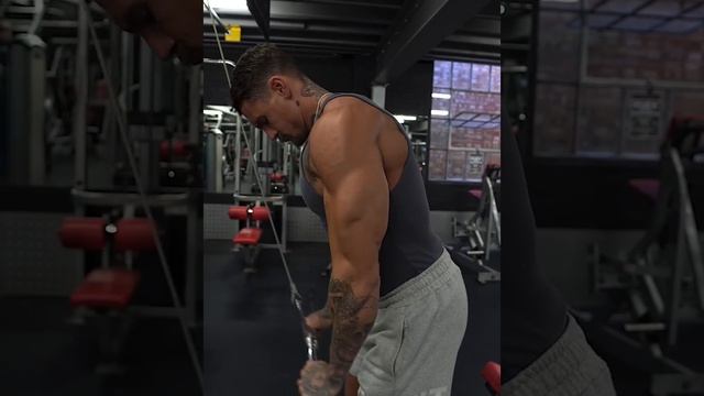 Arms Day💪 #arms #biceps #triceps #gymstars #rossdickerson