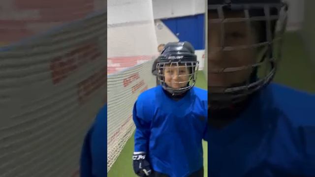 бросаем шайбу