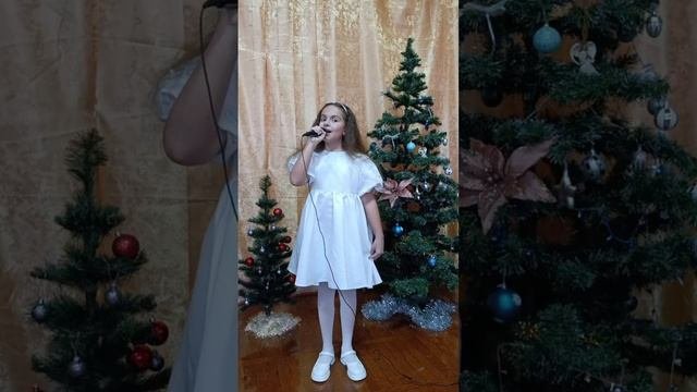 Рождества огни (сл. и муз. А. Чепикова)
исполняет Мария Чечукова