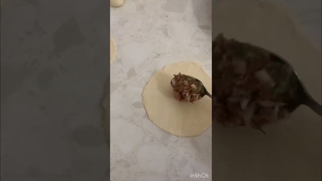 Домашние чебуреки с хрустящим тестом и сочной начинкой !