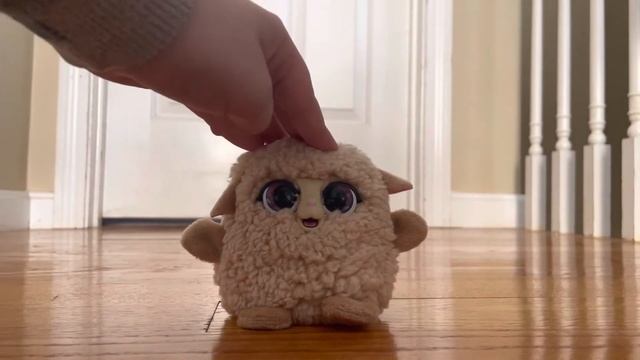 Hasbro FurReal Fuzzalots interactive lamb￼