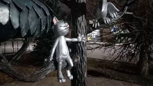 Котёнок с Улицы Лизюкова продолжает удивлять воронежцев и гостей города, новыми образами!