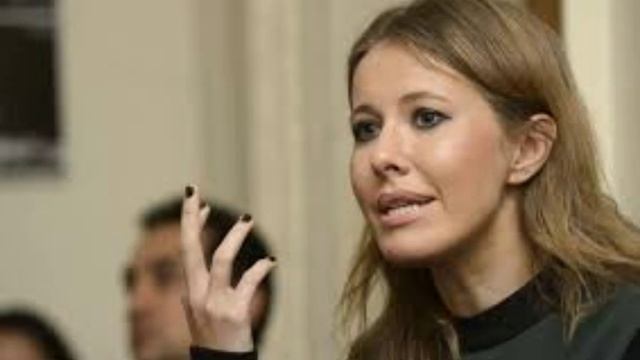 Журналистка Ксения Собчак поужинала с неизвестным мужчиной за 34 млн рублей