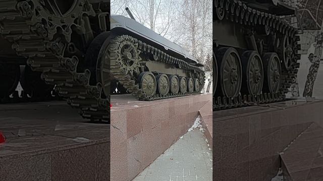 Память о героях: в Карталинском районе возложили цветы к памятнику воинам-интернационалистам