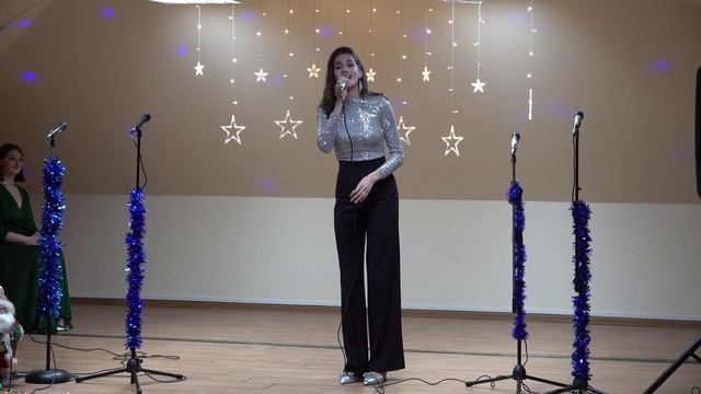 А. Эшпай "А снег идет" - исп. Екатерина Мельник