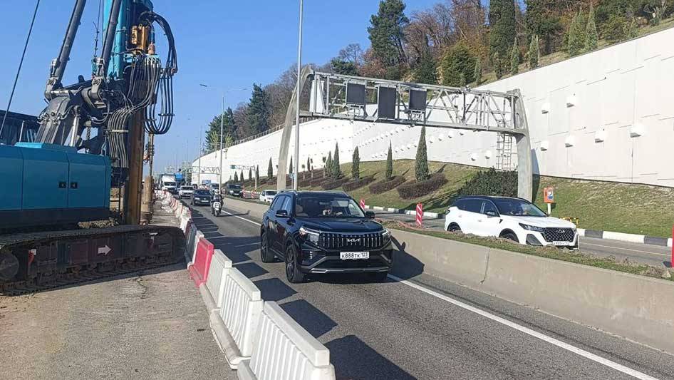На трассе Джубга–Сочи, на которой произошел оползень, ввели новую схему движения