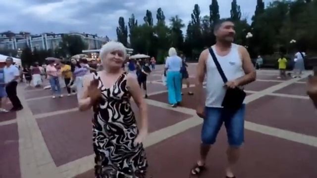 Она мне нравится! Белгород, парк победы, белгородские танцы.