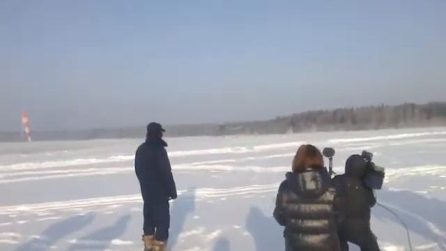 ложится на курс