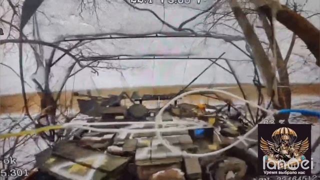 🇷🇺💥 Дроноводы сожгли танк врага в курском приграничье...🔽🔽🔽