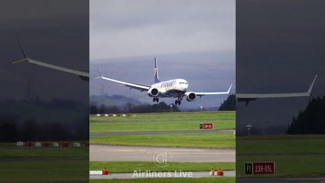 😬 Жесткая посадка самолета авиакомпании Ryanair из-за сильного бокового ветра в Великобритании