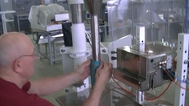 Полуавтомат для фасовки порошков в дой-пак