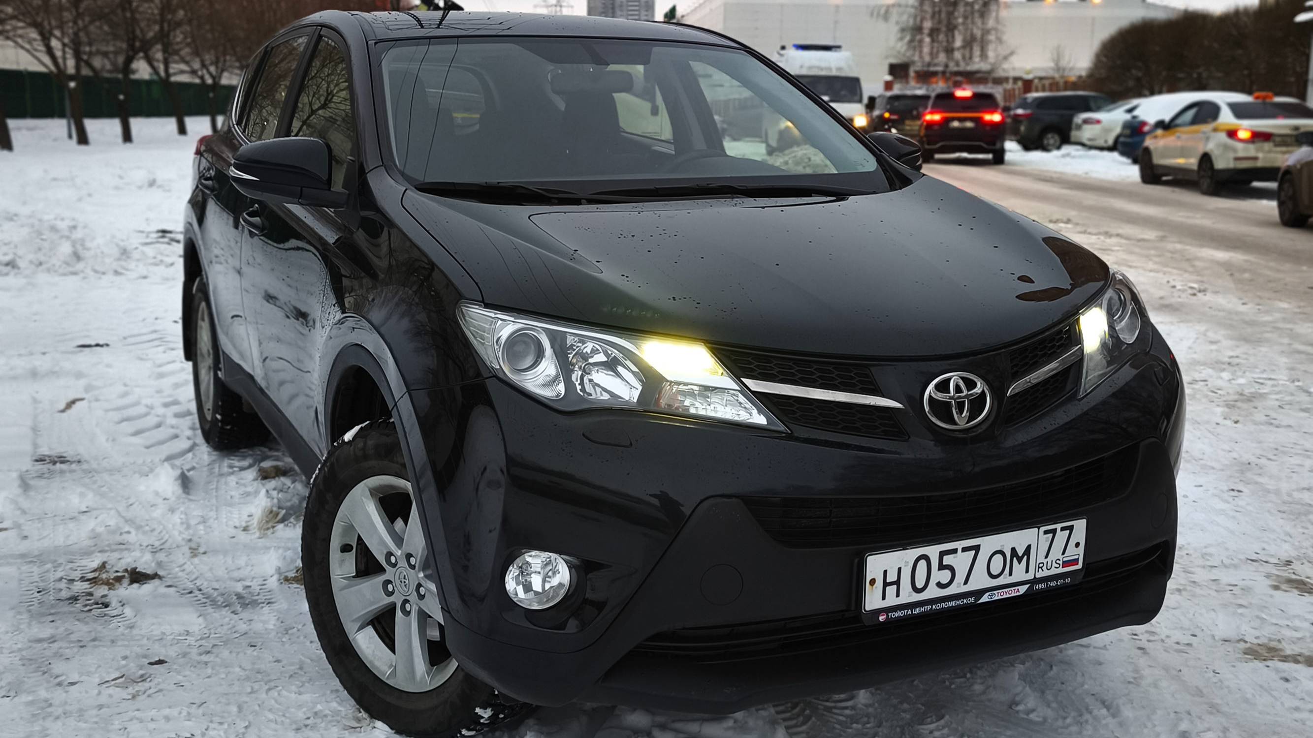 TOYOTA RAV 4  \\\ 8-903-741-28-01 \\\