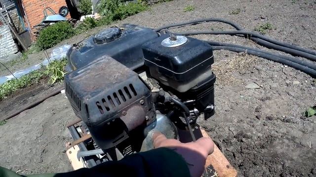 ЖИВЕМ В ДЕРЕВНЕ!!ИЗРЯДНО ПОТРЁПАННЫЙ,НО БОРОЗДУ ДЕРЖИТ!!!ПРОХОДИМ ФРЕЗАМИ ОГОРОД!!!Деревенский влог