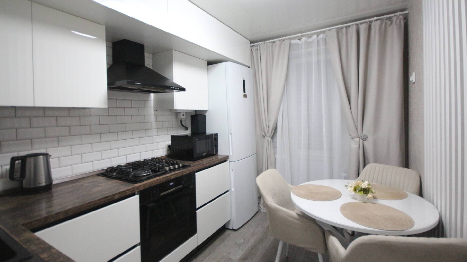Продажа 2-х комнатной квартиры г. Новый Уренгой мкр. Восточный 4-6 #3990185