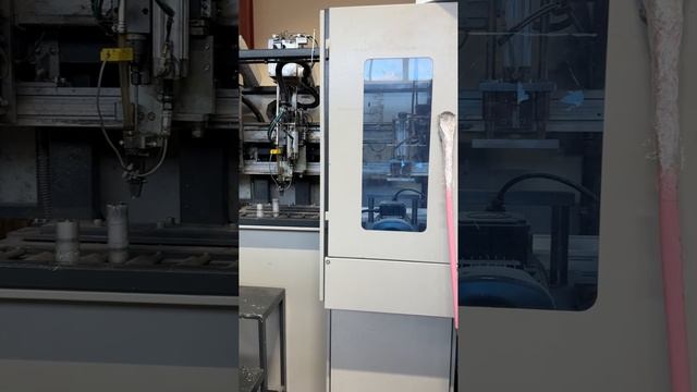 Фиксация армирования и функциональные отверстия в оконном профиле