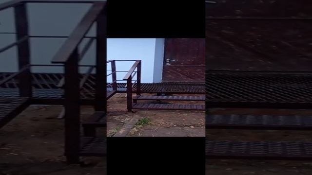 Лестница металлическая с пандусом I Пандус с ограждением