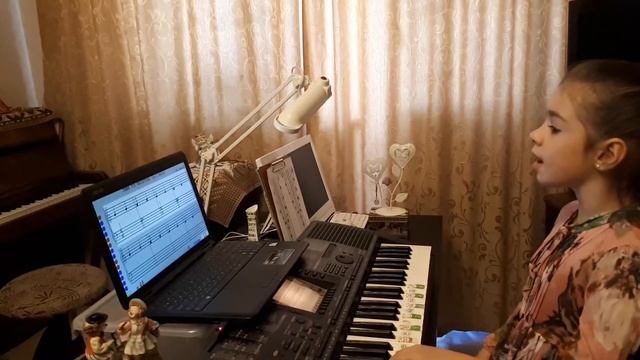 Арина. Май-2018. Mozart. Theme for Variations. Наизусть лев.р. с сольфедж. мелодии.