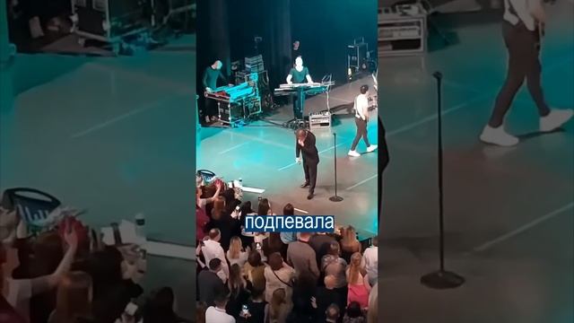 Громкую фанатку Лепса выгнали с концерта