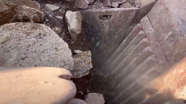 Строительство, дробление щебёнки