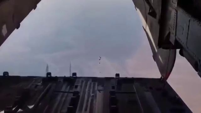 Работают парни...