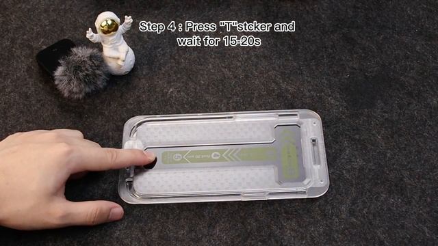 Install MOHAVE iPhone Privacy tempered glass screen protector by T-type alignment frame 2022.4.28