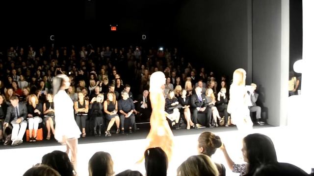MissMassBlog Carolina Herrera Show S:S 13
