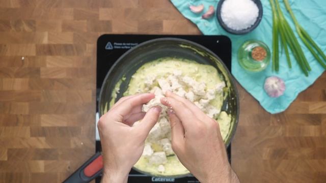 7 Ingredient Vegan Scrambled Egg! (Super Easy)