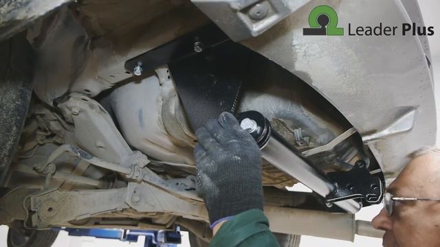 Установка фаркопа Leader H101-A. HONDA CR-V (внедорожник), 2006-2012-...г.в.