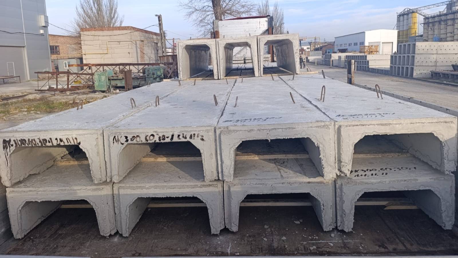 Лотки каналов ЛК 300-60-60-1