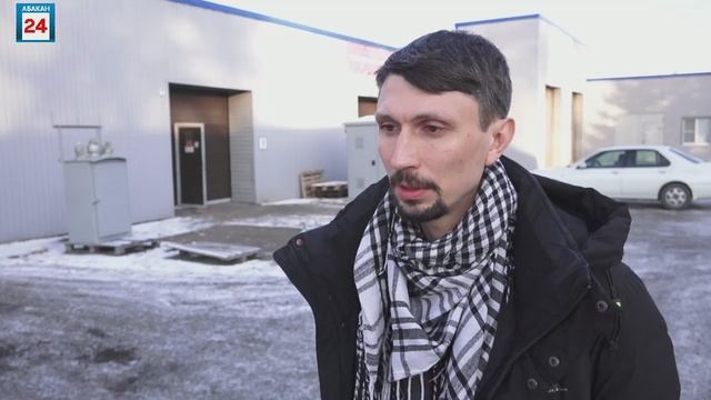 Сотрудники абаканского рынка привезли 12 коробок на гуманитарный склад.