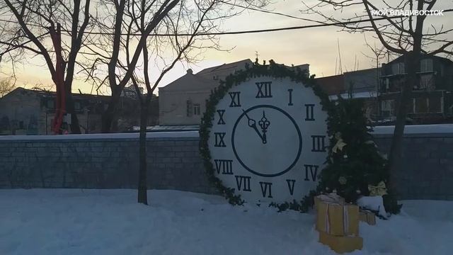 Владивосток вечер улица адмирала Фокина-площадь Семёновская.