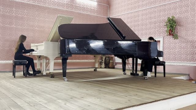 Катина Юлия - Пронина Мария. В Куклин. Веселая прогулка.