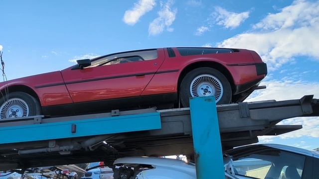 Взяли бы себе DeLorean DMC-12