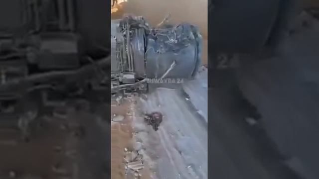 Все что осталось от сирийских МиГ-29, стоявших в ангарах на одной из авиабаз.   В отсутствие как...