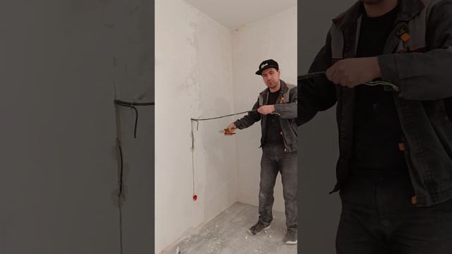 Стандартные будни электромонтажника! #shorts