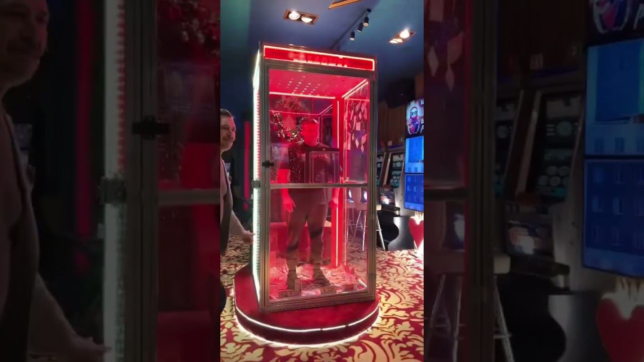 Хотели бы попасть в эту будку?