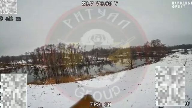 Редкие кадры уничтожения двух мостов в Черниговской области FPV-дронами ВС России.