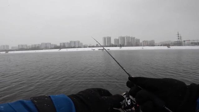 Зимняя Рыбалка. Спиннинг в Мороз. Москва река. Ультралайт.