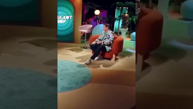 Жена наклонилась за йогуртом, ну я и ... 🧜♀️👗😆