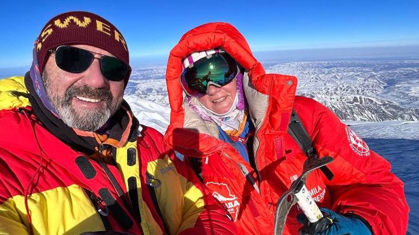 Вершина! Команда проекта «7 вершин за 77 дней» поднялась на вершину зимнего Эльбруса.