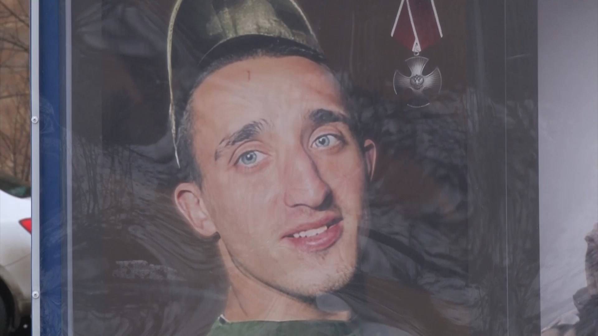 В Гвардейском сквере обновили фотовыставку «Время выбрало нас»