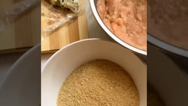 Очень сочные куриный котлетки с начинкой 😋