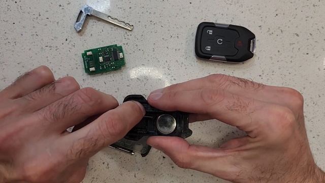 GMC KEY FOB Case / Housing Replacement (ACADIA, TERRAIN, SIERRA, YUKON)