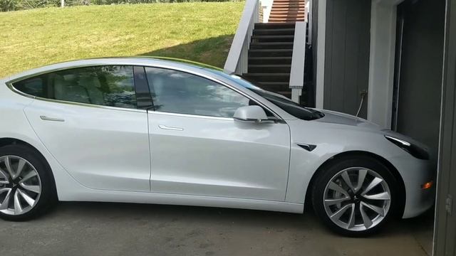 TESLA MODEL 3 SMART SUMMON TEST