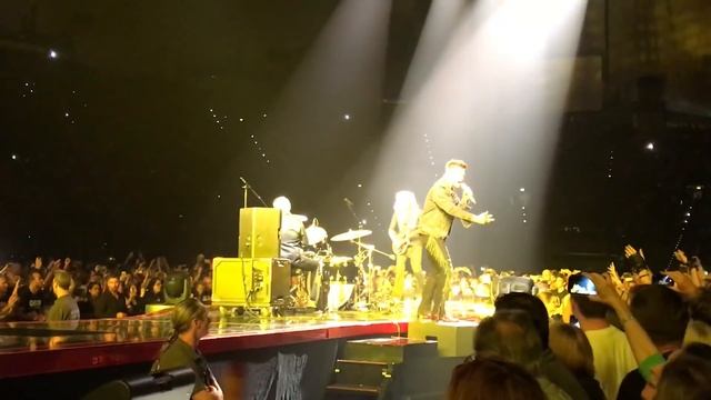 Queen Somebody to Love 02.11.2017 Olympiahalle München