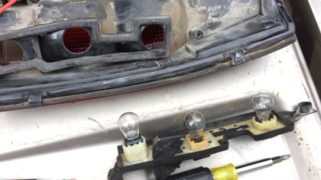 1988 - 2002 OBS GM Truck Tail Lamp (Brake Light) Circuit Board Diagnosis & Replacement (Chevy & GMC