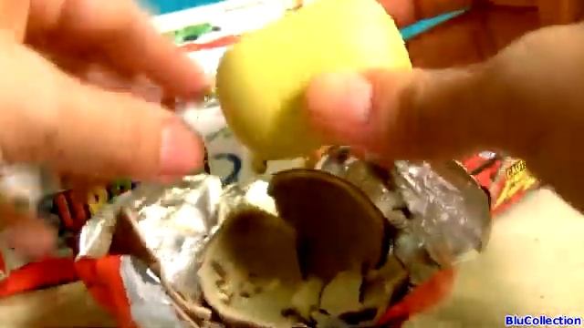 ASMR kinder EGG удивляет загадочными игрушками Шрека