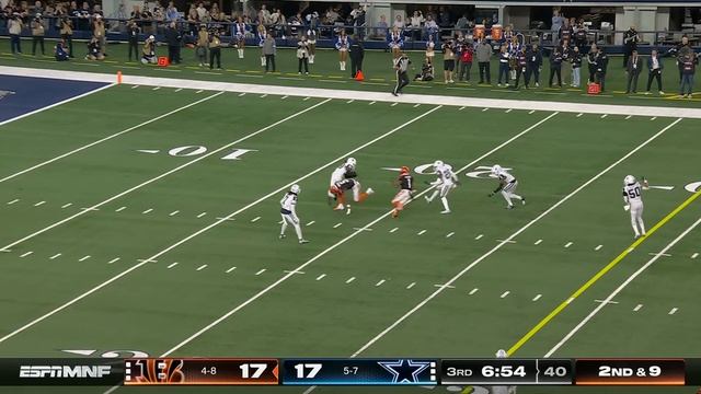 Malik Hooker falls under Burrow's overthrown pass for Cowboys' INT