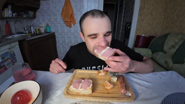 МУКБАНГ НАРЕЗКИ ЛУЧЩЕЕ - ПЮРЕ / КОТЛЕТЫ / ТУШЕНКА / СЫРОК  MUKBANG ASMR АСМР 10. 12. 2024